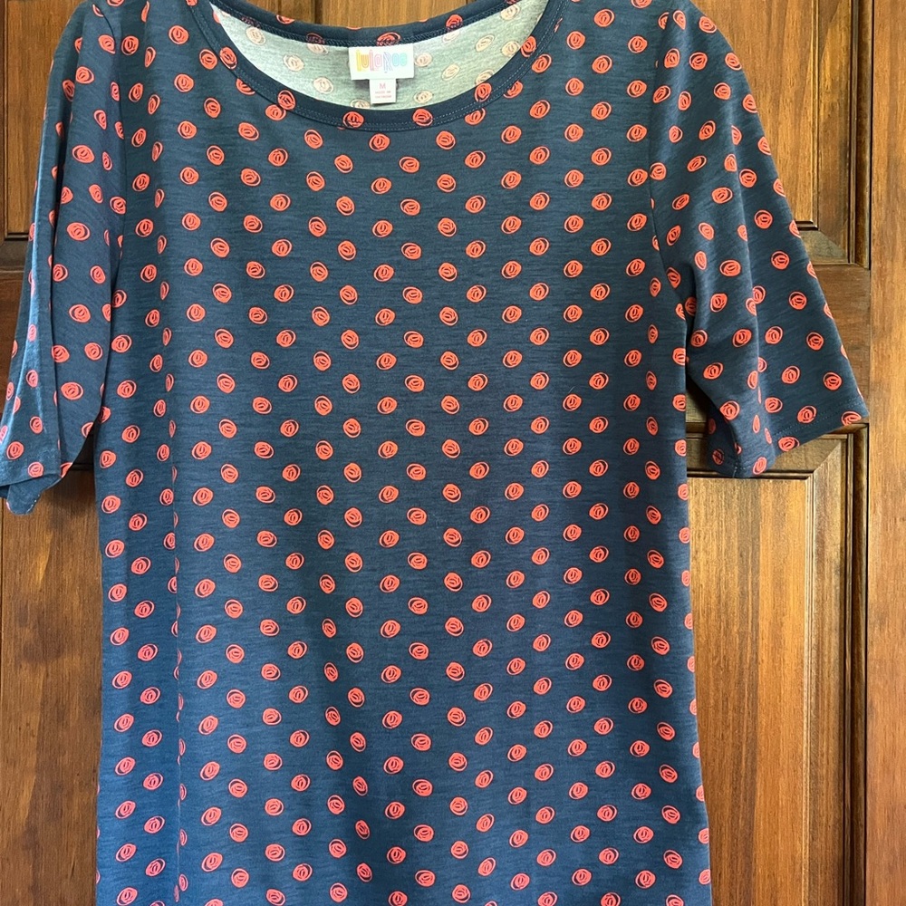LuLaRoe Blue and Red Patterned Short Sleeve Tee